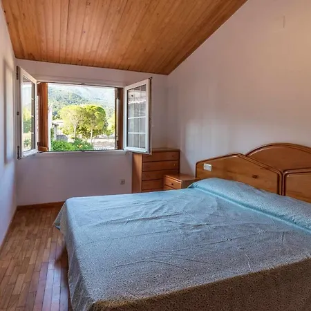Can Casadevall Casa Rural A Los Pies De Los Pirineos Dom wakacyjny *