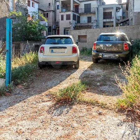 Dom wakacyjny Can Casadevall Casa Rural A Los Pies De Los Pirineos Girona