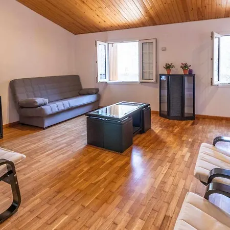 Dom wakacyjny Can Casadevall Casa Rural A Los Pies De Los Pirineos Girona